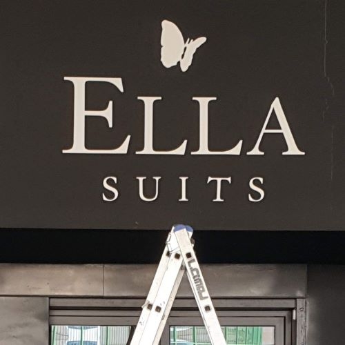 שילוט יוקרתי לחנות אלה חליפות Ella Suits